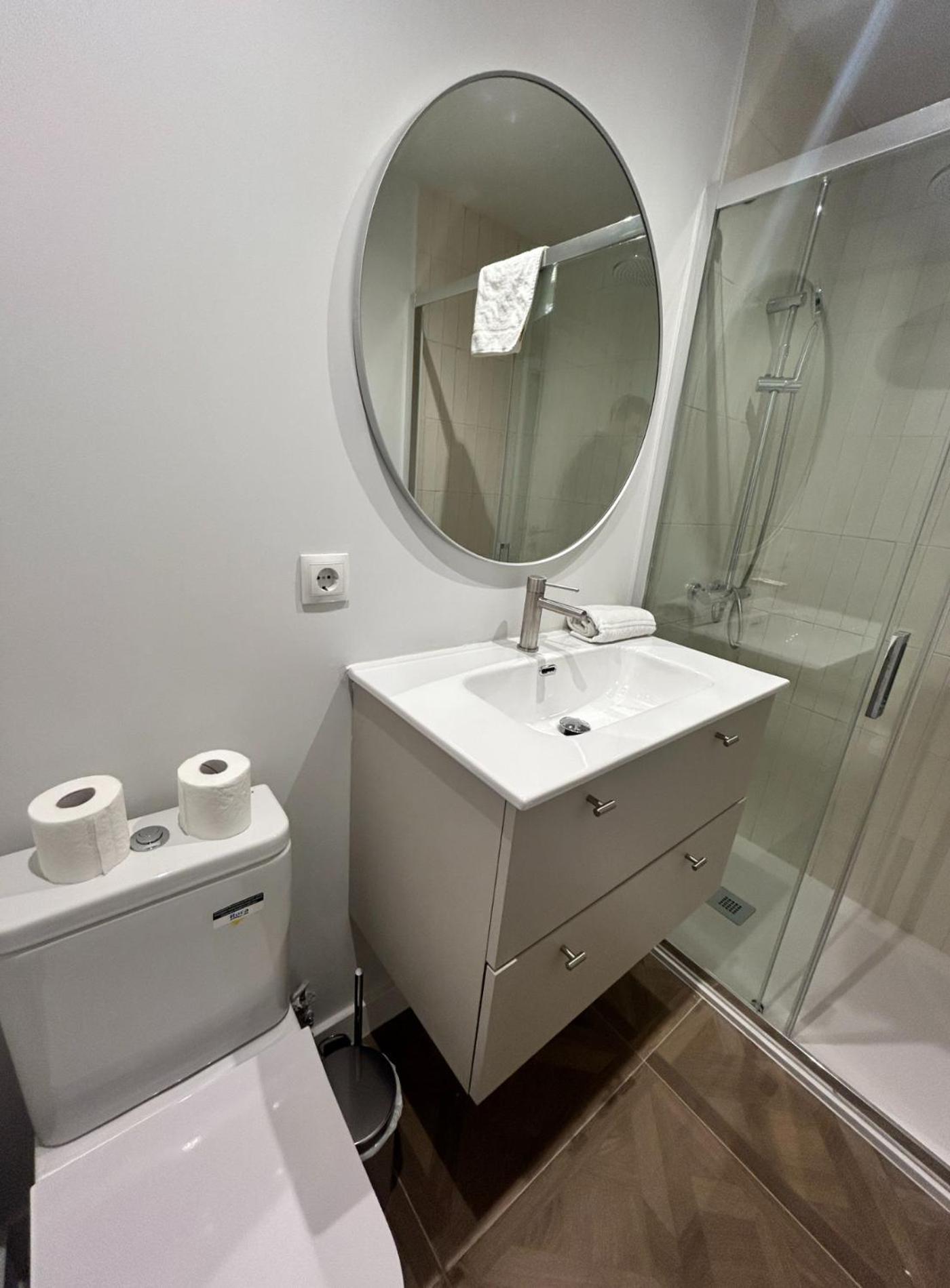 Sunny Apt 9Pax 4 Habitaciones En Minas-Malasana E3 Madrid Bagian luar foto