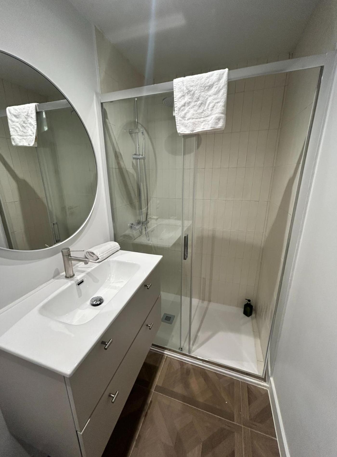 Sunny Apt 9Pax 4 Habitaciones En Minas-Malasana E3 Madrid Bagian luar foto